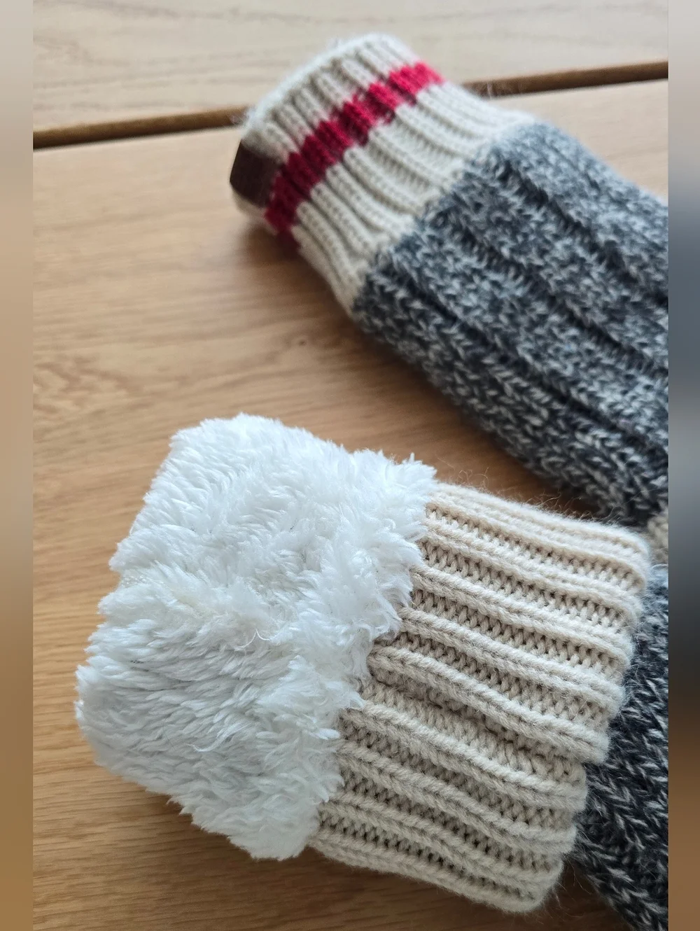 Roots Gray Marled Crew Slipper Socks with Cream Accents and Red Stripes - Picture 5 of 6